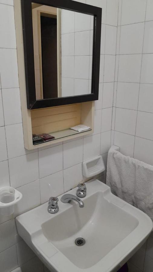 Habitacion Con Bano Privado Un Piso Por Escalera Buenos Aires Exteriör bild